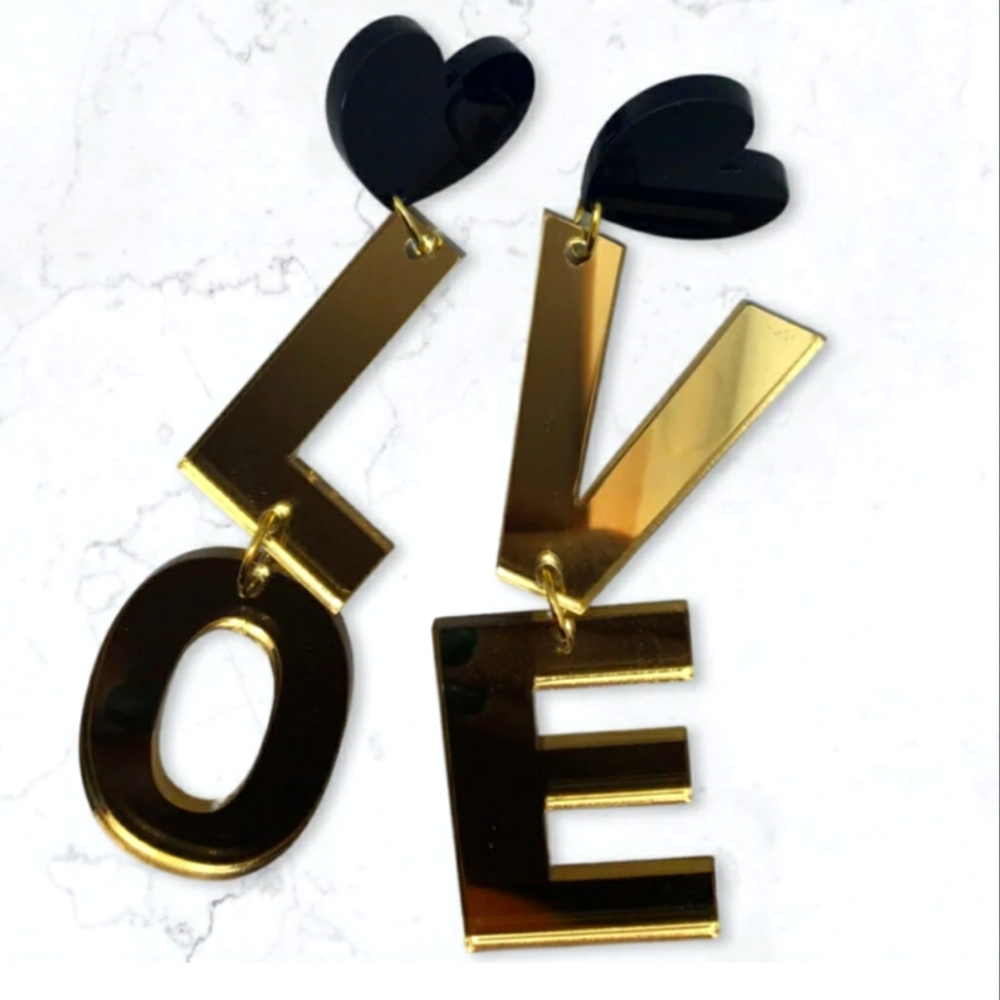 🖤 Love Earrings
